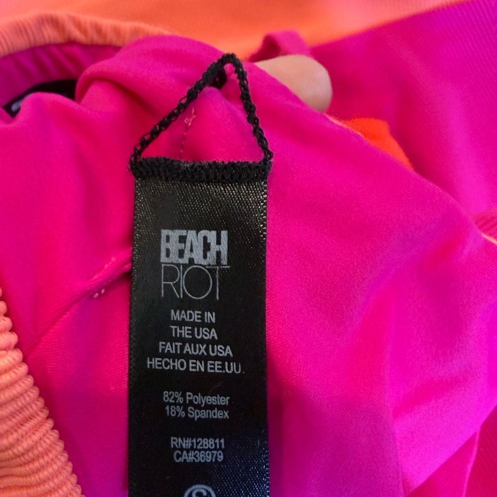 Beach Riot Hot Pink, Red & Coral Colorblock Athletic Set - Picture 3 of 4